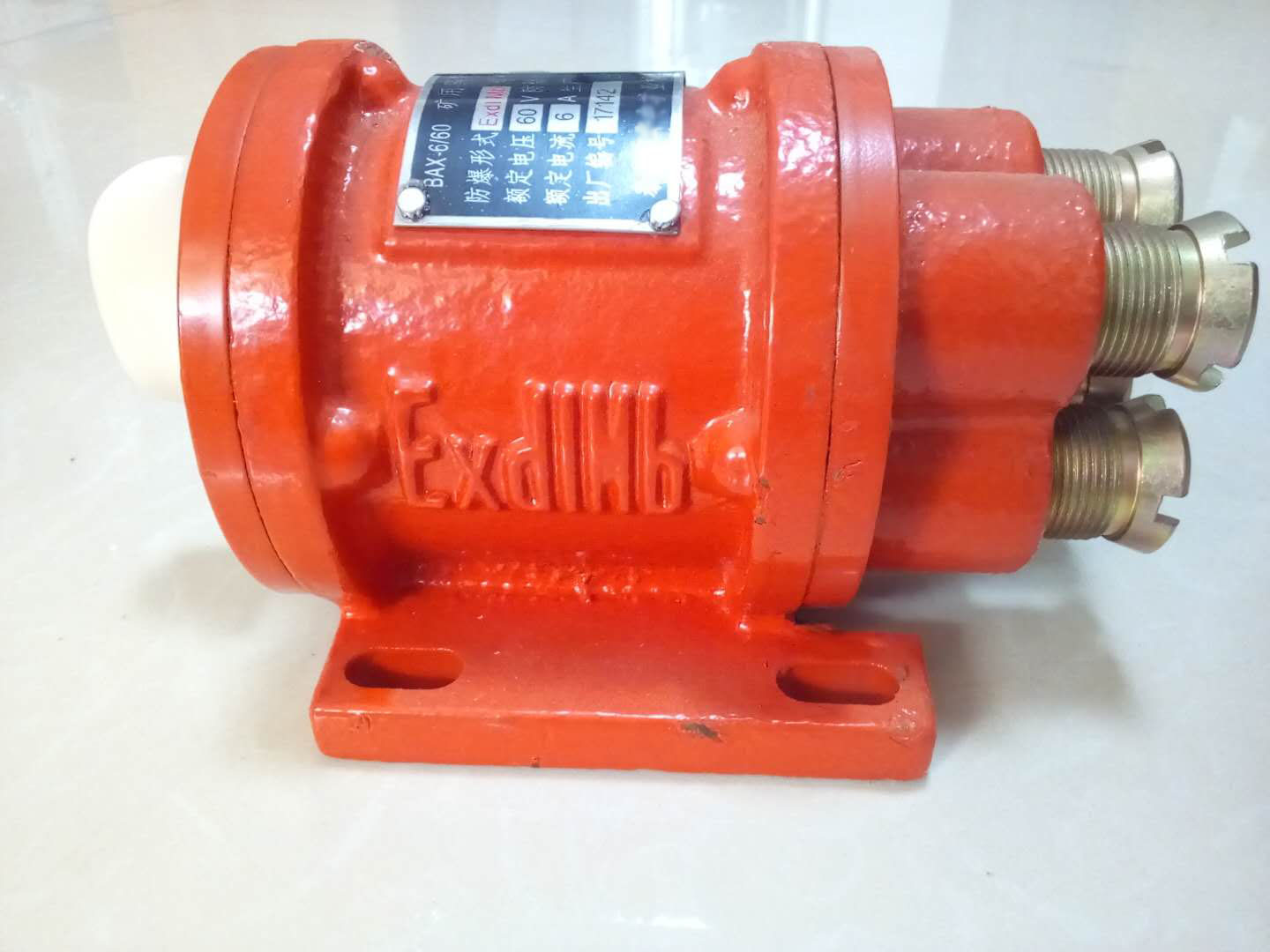 礦山井下光開(kāi)關(guān)安裝場(chǎng)景圖-廣西科毅光通信 礦山井下光開(kāi)關(guān)安裝場(chǎng)景圖-廣西科毅光通信