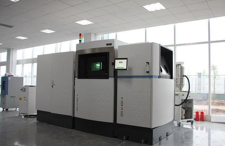 激光選區熔化設備加工鈦合金構件場(chǎng)景 激光選區熔化設備加工鈦合金構件場(chǎng)景